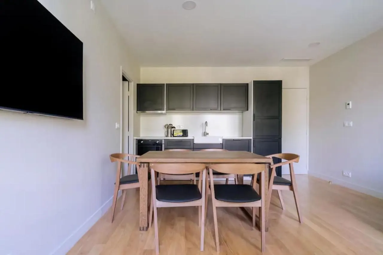 Stylish 2 Bedroom Apartment In Paris 0*,  France